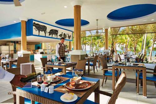 Clubhotel-riu-bambu-Steakhouse-Restaurant tcm55-185530 (1)