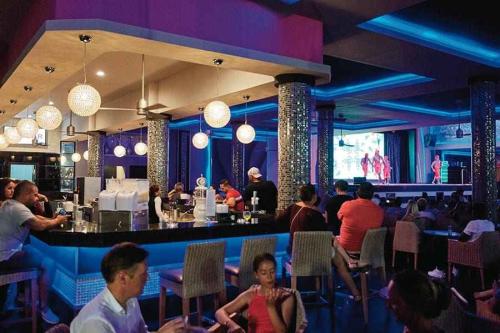 bar-riu-bambu tcm55-224486 (1)