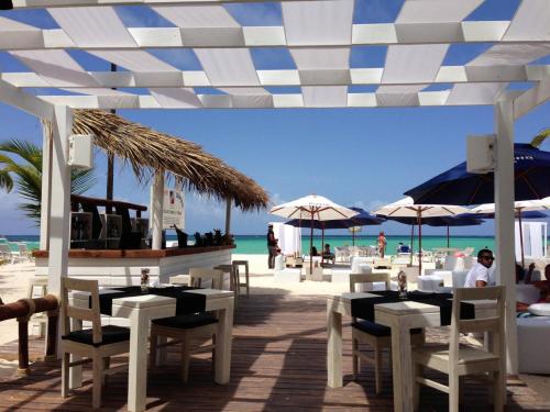 medium great-beach-bars-soles