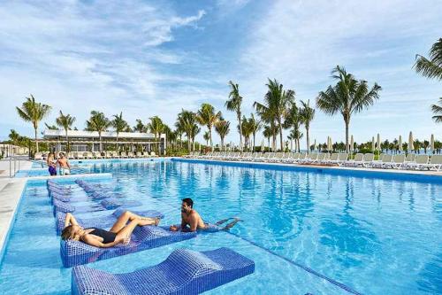 piscina-hotel-riu-dunamar-3 tcm55-191047