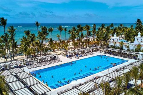 piscina-hotel-riu-palace-punta-cana-2 tcm55-203152