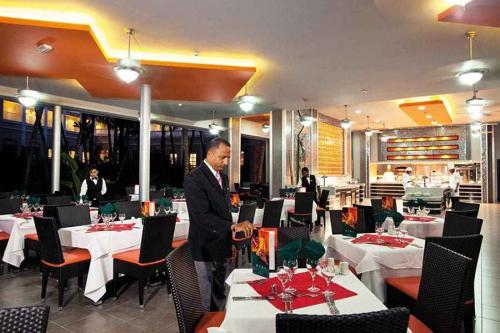 restaurante-menu-riu-naiboa-3 tcm55-229750