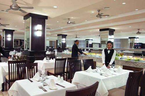 restaurante-menu-riu-naiboa tcm55-229748